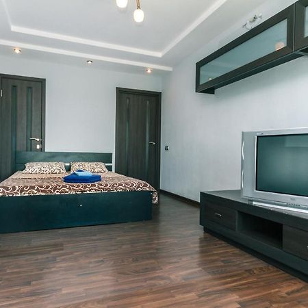 Apartments On Henerala Zhmachenka キエフ エクステリア 写真