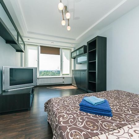 Apartments On Henerala Zhmachenka キエフ エクステリア 写真