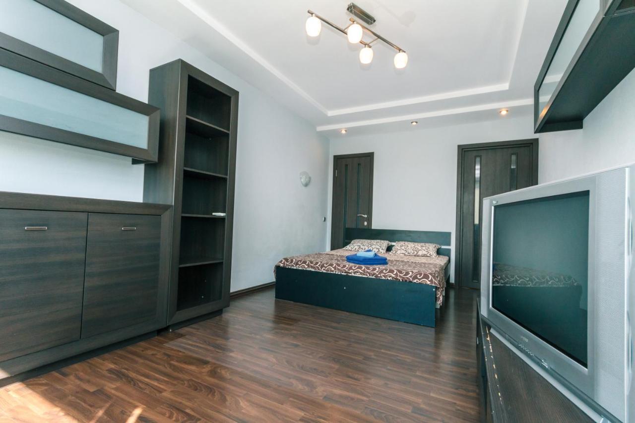 Apartments On Henerala Zhmachenka キエフ エクステリア 写真
