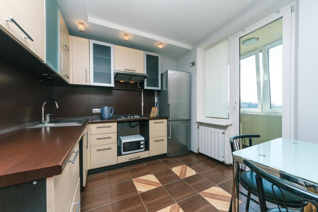 Apartments On Henerala Zhmachenka キエフ エクステリア 写真
