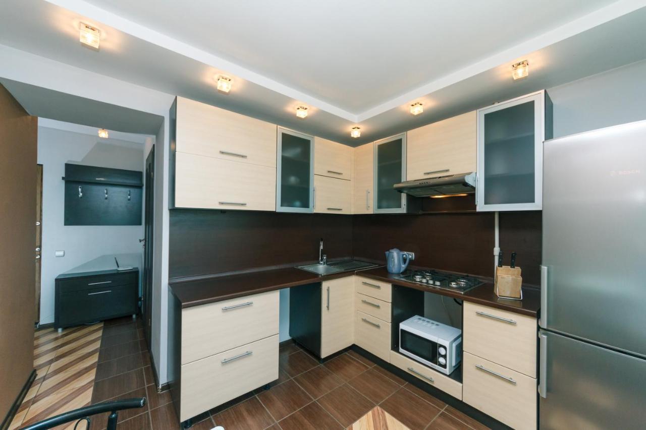Apartments On Henerala Zhmachenka キエフ エクステリア 写真