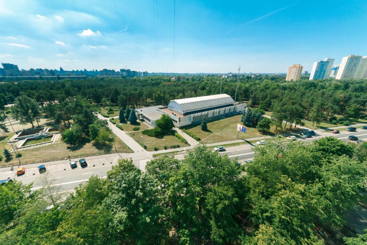 Apartments On Henerala Zhmachenka キエフ エクステリア 写真